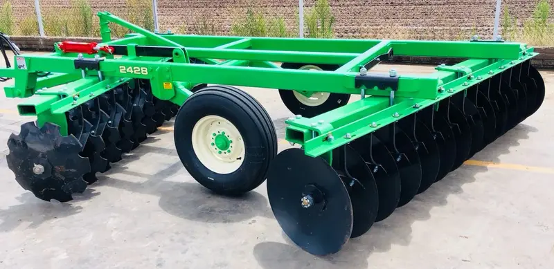Industrias America Offset Finish Disk | Model 2428 | Cutting Width 10′ 3″ | Blade Size 24″ Diameter | 130-160 Hp | For Tractors 1