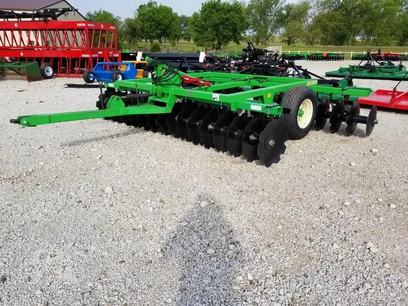 Industrias America Pull-Type Finish Disc | Model 2232X | Cutting Width 12' | Disc Blade 22" | Horsepower 80 To 85 Hp | For Tractors 1