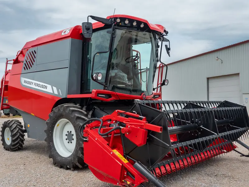 Kincaid Comia Foundation Seed Combine | Engine Horsepower 115-175 Hp | Header Sizes 10'-14' Ft 13
