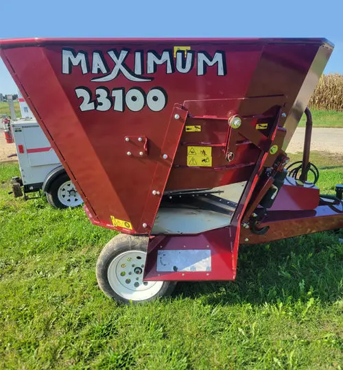 Maximum Machine Vertical Mixer 23100 Series | Feed Mixer Wagon | 21-Hp 1