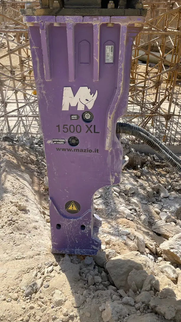 Mazio Xl Series Hydraulic Breakers | Xl-910 To Xl-2500 Models | Operating Weight 14-36 Ton | For Skid Steers, Excavators & Backhoes 1