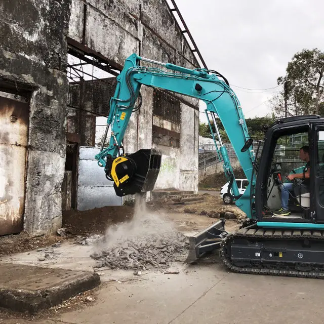 Mb Crushers Bucket Crusher | Model Mb-C50 S4 | Mouth Opening Width 21" | Machine Size 5+ Tons | For Excavator & Backhoe Loaders 1
