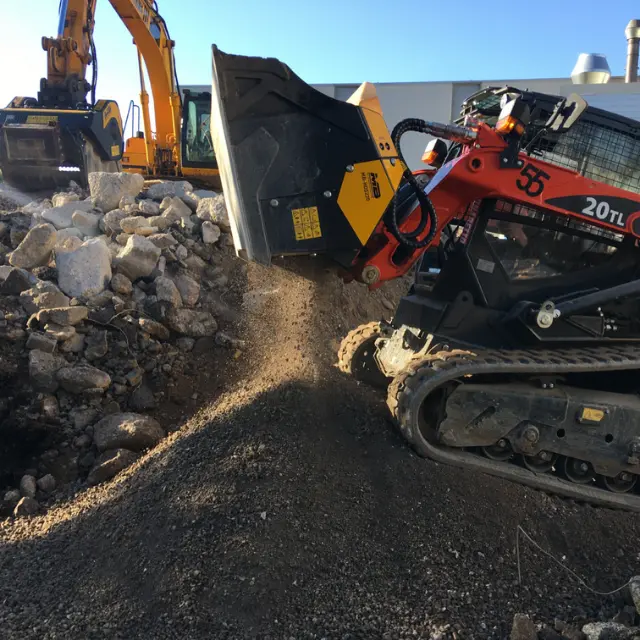 Mb Crushers Padding Bucket | Model Mb-Hds220 | Width 87" | Oil Flow Range 24-70 Gpm | For Backhoe Loaders, Loaders & Skid Steers 1