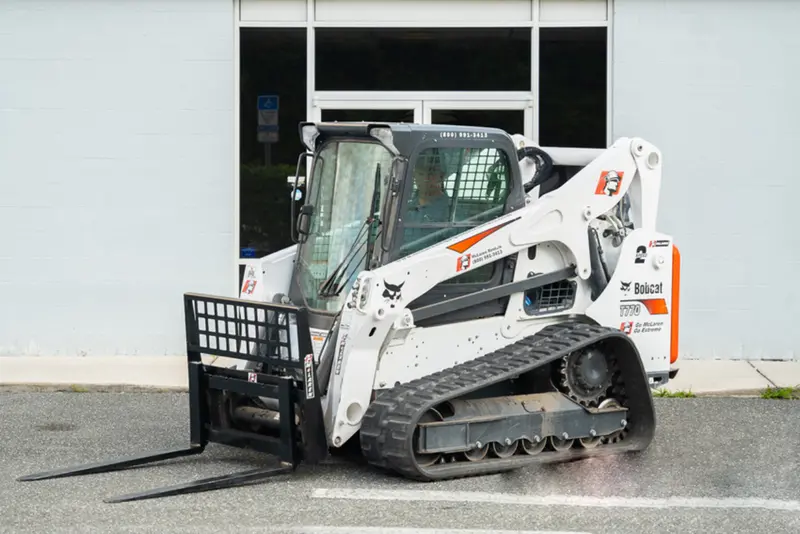 Mclaren Industries Pallet Fork | 48" Length | 5,500 Lb Capacity | 8 To 25 Gpm | For Skid Steer 1