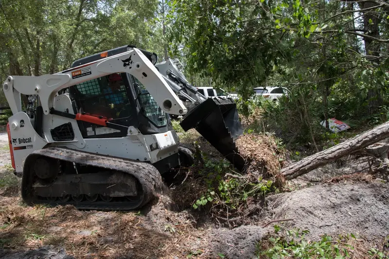 Mclaren Industries Stump Bucket | Hydraulic & Non-Hydraulic | 44" Width | 15 To 25 Gpm | For Skid Steer 1