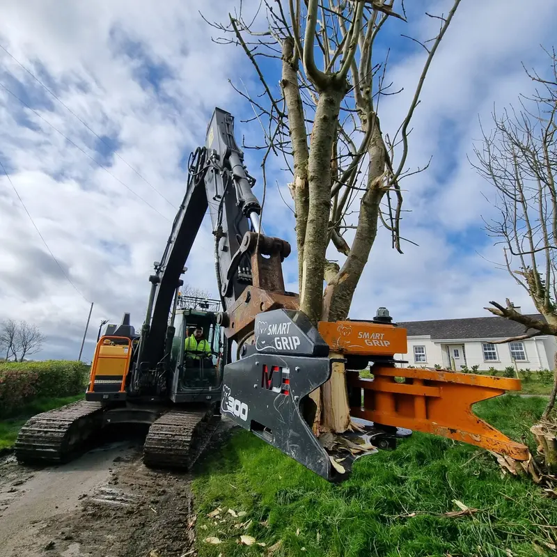 Mde Machinery | Tree Shear | Model Koala 200Tsg & Koala 300Tsg | Cutting Capacity 8" & 12" Inches | Machine Size 7-23 Tons | For Excavator 1