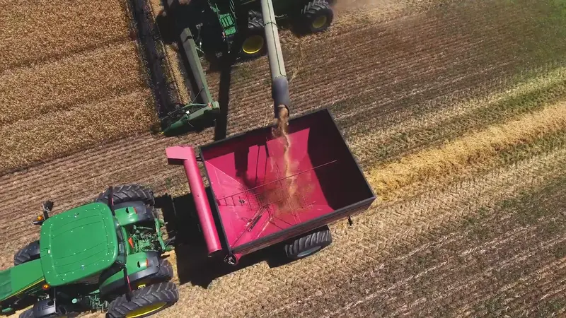 Mk Martin | Gravity Box | Model Mk 3200 | Width 96" | 320 To 450 Bushels Capacity| 14 Ga Steel Hopper | Horsepower 120 – 150+ Hp | For Tractors 1