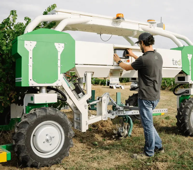 Naio Technologies Ted Vineyard Robot | Precision Mechanical Weeding | 100% Electric | Up To 5Ha/Day | Gps Rtk Navigation 1