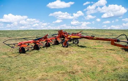 Pequea Tedders Series | Available In 9' To 35' Working Width | For Tractor 1