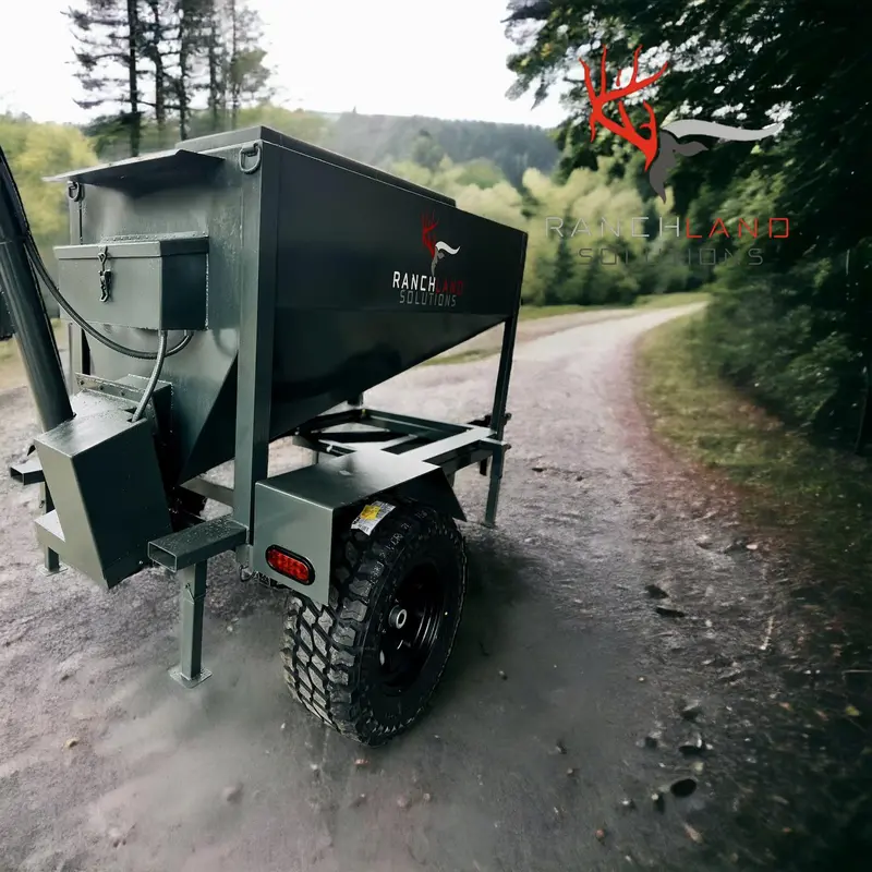 Ranchland Solutions Single Axle Mobile Feed Hoppers 2