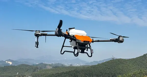 Raptor Dynamics Vector Spray Drone | Model Agr Hd580 | 18.5 Gal Tank | Flow Rate 10.56 Gal/Min | 30,000Mah Battery 1