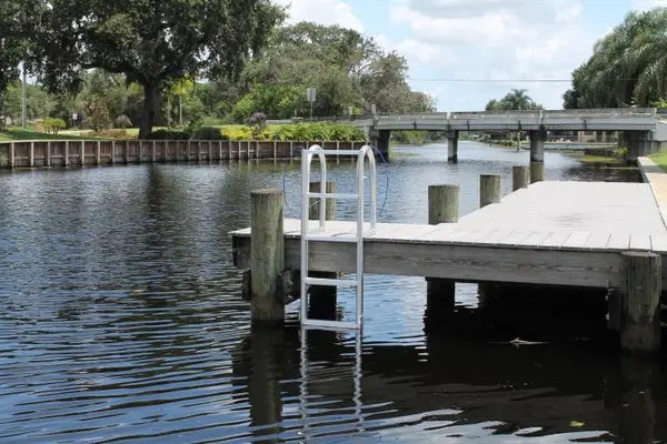 Rio Marine Customs | 5-Step Retractable Dock Ladder | Model Ld5lf-Shp | 17 9/16" W X 60" H | 550 Lbs Capacity | Fixed, Floating, Pontoon & Seawall 1