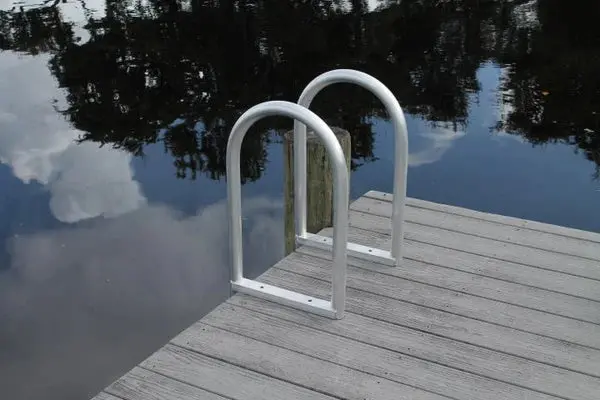 Rio Marine Customs | 5-Step Standard Ladder | Model Ld5 | 18 5/8" W X 60" H | 550 Lbs/Rung Capacity | 2" Grooved Rungs | Universal Dock & Seawall 1