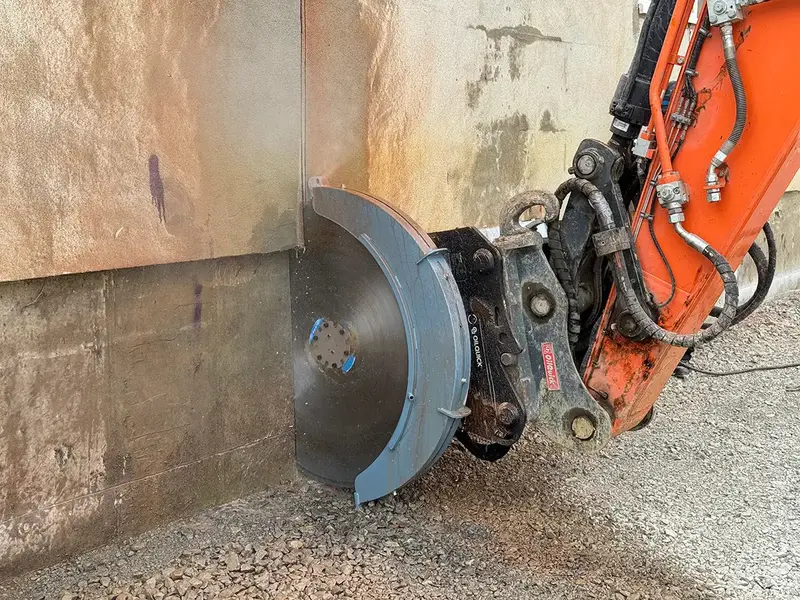 Rockzone Rocksaw | Model Rs-1200 | Length 72" | Width 40" | Machine Size 10 - 20 Tons | For Excavators 1