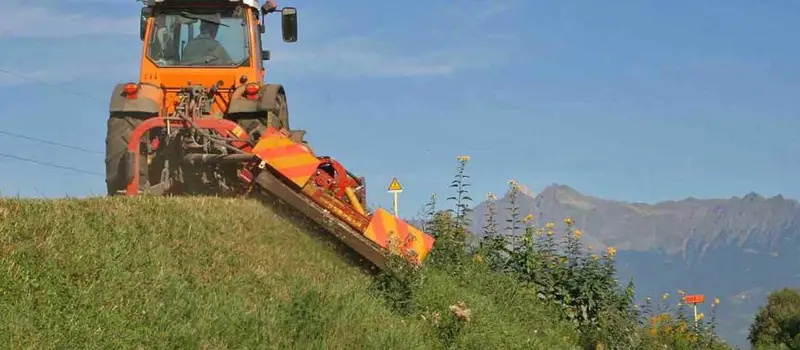 Seppi 3-Point Pto Offsetting Flail Mulcher / Mowers | Model Smwa Avs 175 (Pull Type) | Working Width 69" | 50-130 Hp | For Tractors 1