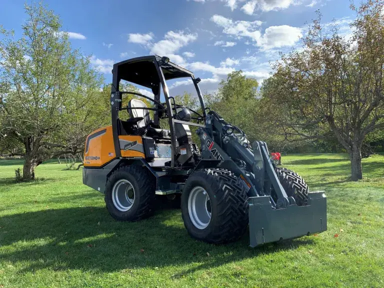 Tobroco-Giant | Compact Wheel Loaders | G1200, G2200e & G2700hd | 36–43 Mm Width | 25–50 Hp | For Landscaping, Agriculture & Construction 1
