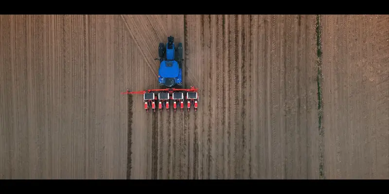 Toscano | Seeder Folding – Axe Type | Model 8 Units | Total Width 18.04 Feet | Horsepower 130-160 Hp | For Tractor 1