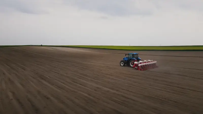 Toscano | Seeder Folding – Disc Type | Model 8 Units | Total Width 18.04 Feet | Horsepower 130-160 Hp | For Tractor 1