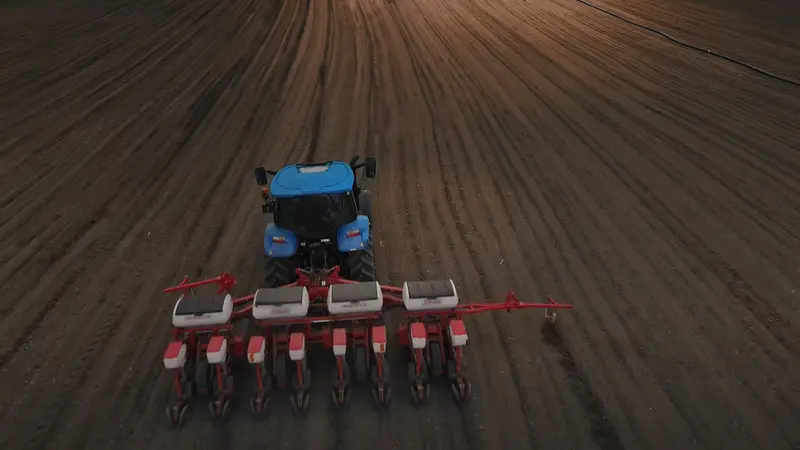 Toscano | Seeder Folding – Disc Type | Model 8 Units | Total Width 18.04 Feet | Horsepower 130-160 Hp | For Tractor 10