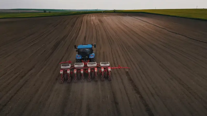 Toscano | Seeder Folding – Disc Type | Model 8 Units | Total Width 18.04 Feet | Horsepower 130-160 Hp | For Tractor 12