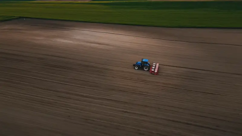 Toscano | Seeder Folding – Disc Type | Model 8 Units | Total Width 18.04 Feet | Horsepower 130-160 Hp | For Tractor 9