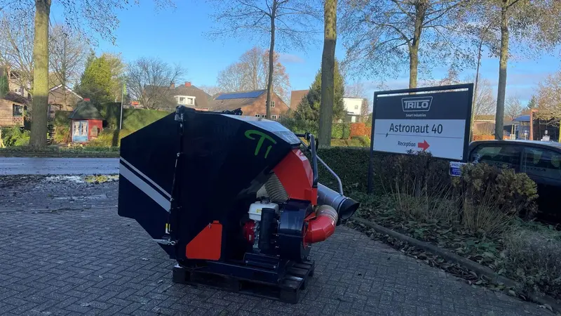 Trilo Vacuum Debris Loader | Model T1 (Ex Demo, 2019) | Width 150 Cm (59 In) | Skid‑Mounted Utility‑Bed Hopper | Horsepower 11 Hp | For Utvs 1