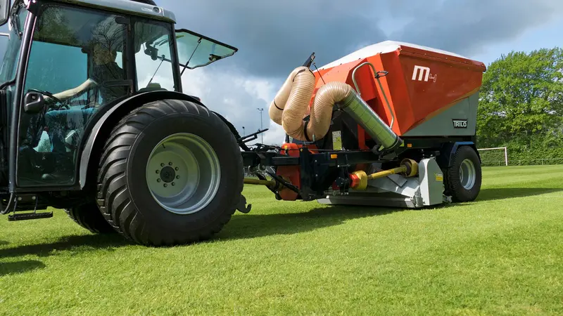 Trilo Vacuum Trailer Multipurpose | Model M4 | Width 82.7" | Length 159.5" | Capacity 5.2 Cubic Yard  | Horsepower 35-90 Hp | Pull Type Trailer | For Tractors 1
