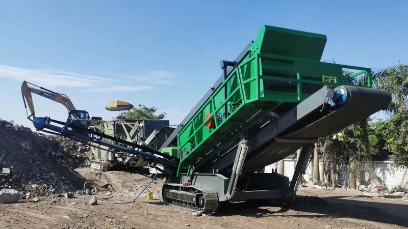 Upsen Crawler Movable Vibrating Screen | Model U-Yk1545 | Stock Bin Volume 1.5 Cubic Meter | Engine Horsepower 83 Hp 1