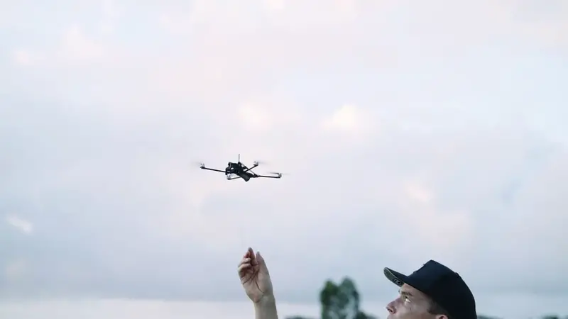 Vantage Trace Uav Bundle Pro | 12.1 In Wingspan | 2.4Ghz Hexaband Radio | Flight Time 40 Min | 2.2 Lb Payload 1