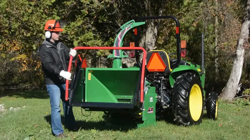 Wallenstein Wood Chipper | Models Bx52r & Bx52ri | Rotor Diameter 25" | Chipper Capacity 5" | 30-55 Hp | For Tractors 1