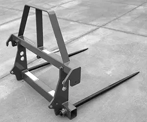 Worksaver | Euro-Style Bale Spear | Model 832195 To 832370 | Spear Length 42" | Lift Capacity 2,200 To 4,000 Lbs | Horsepower 40 To 80 Hp | For Tractors 3