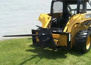 Worksaver | Hydraulic Hay Unroller | Model 831030 | 2,200 Lb Capacity | Hydraulic Flow 8-10 Gpm | For Skid Steers 1